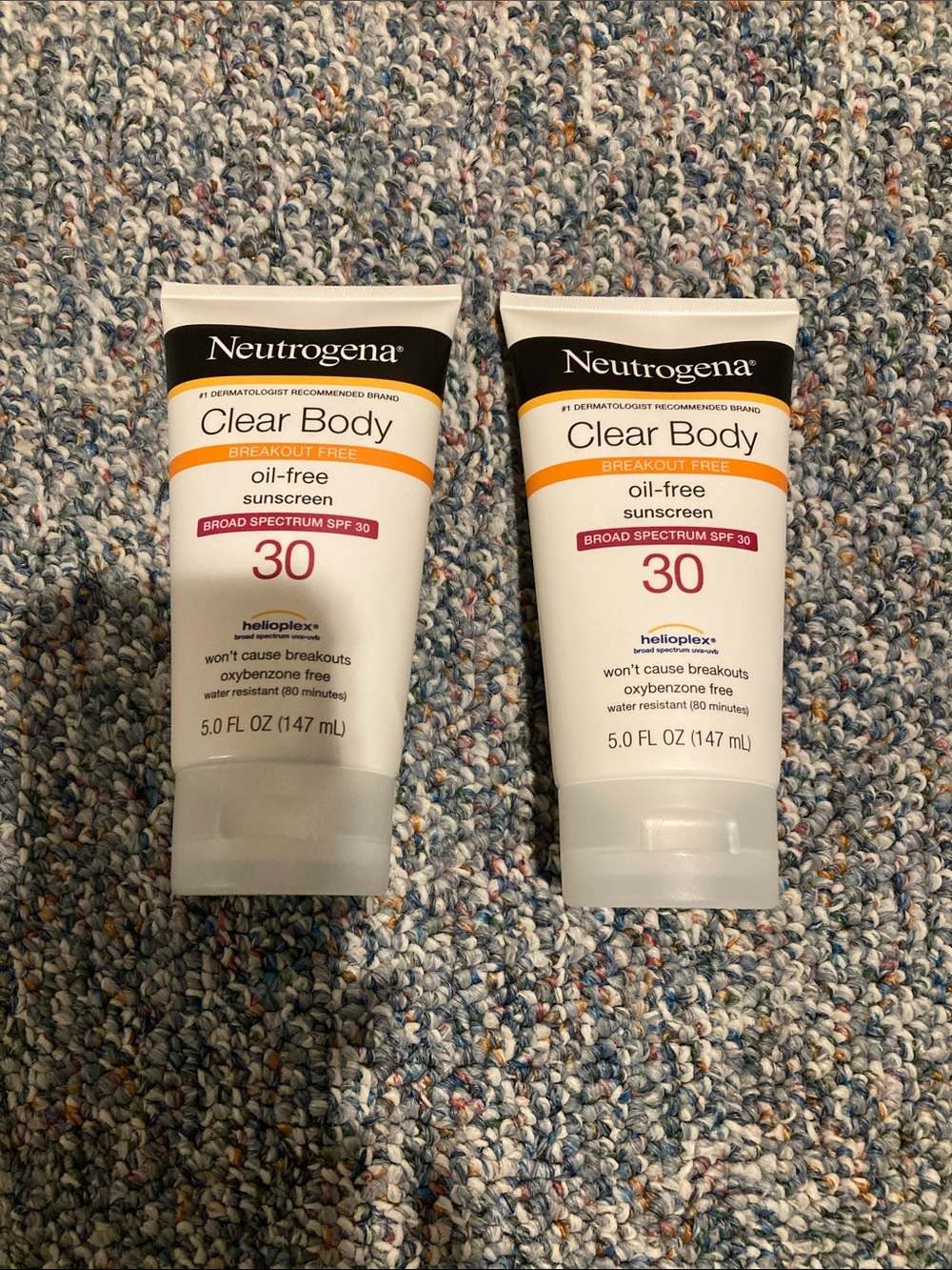 Neutrogena Clear Body Oil-Free Sunscreen SPF 30 (2 Pack)-NWOT